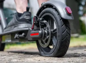 electric scoorer servicing